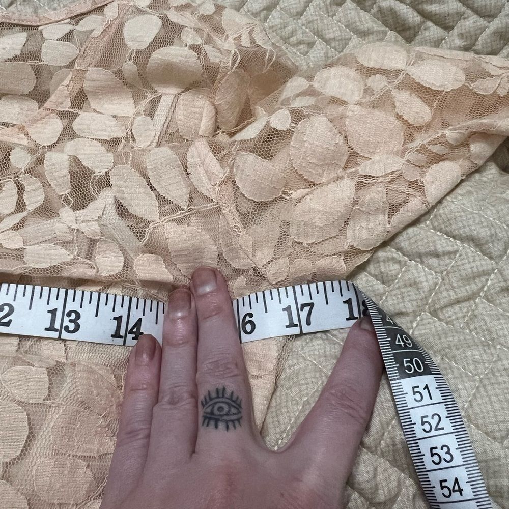 Free People Cream 3/4 Sleeve Lace Overlay V-shaped Fit & Flare A-line
Dress 4 - Picture 5 of 14